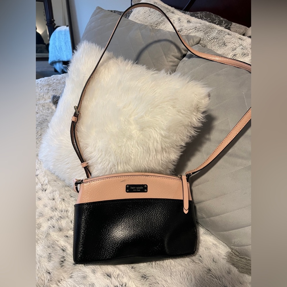 Kate Spade Crossbody - Picture 1 of 9